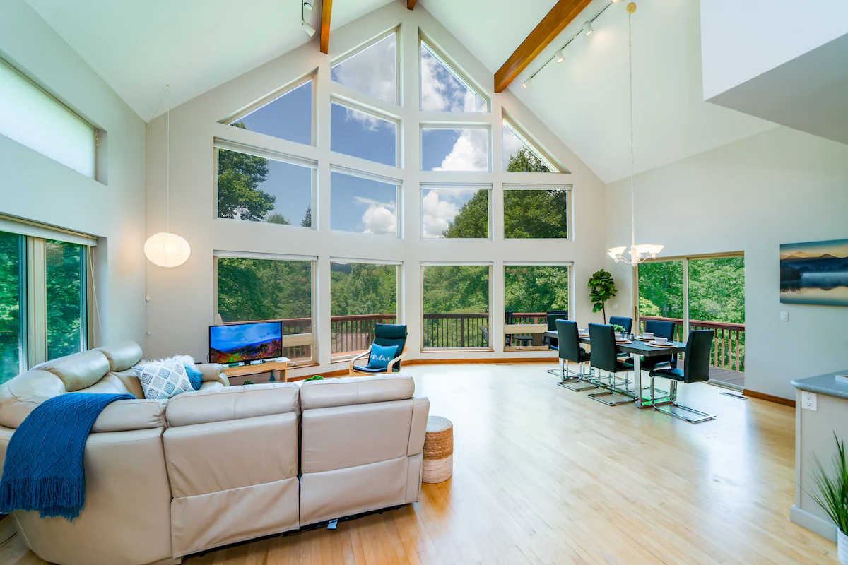 Modern Mountain Oasis