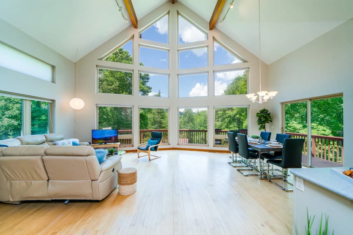 Modern Mountain Oasis~120 acres! Pond~Boat~Trails~Playground~Gym~Spa - Photo 1