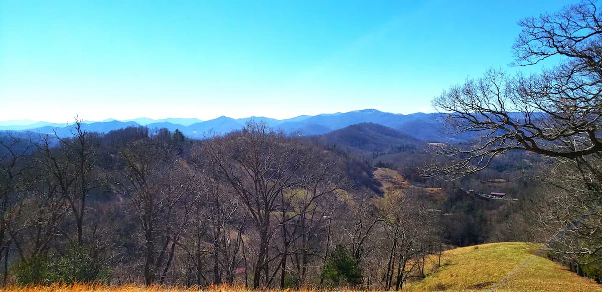 Modern Mountain Oasis~120 acres! Pond~Boat~Trails~Playground~Gym~Spa - Photo 5